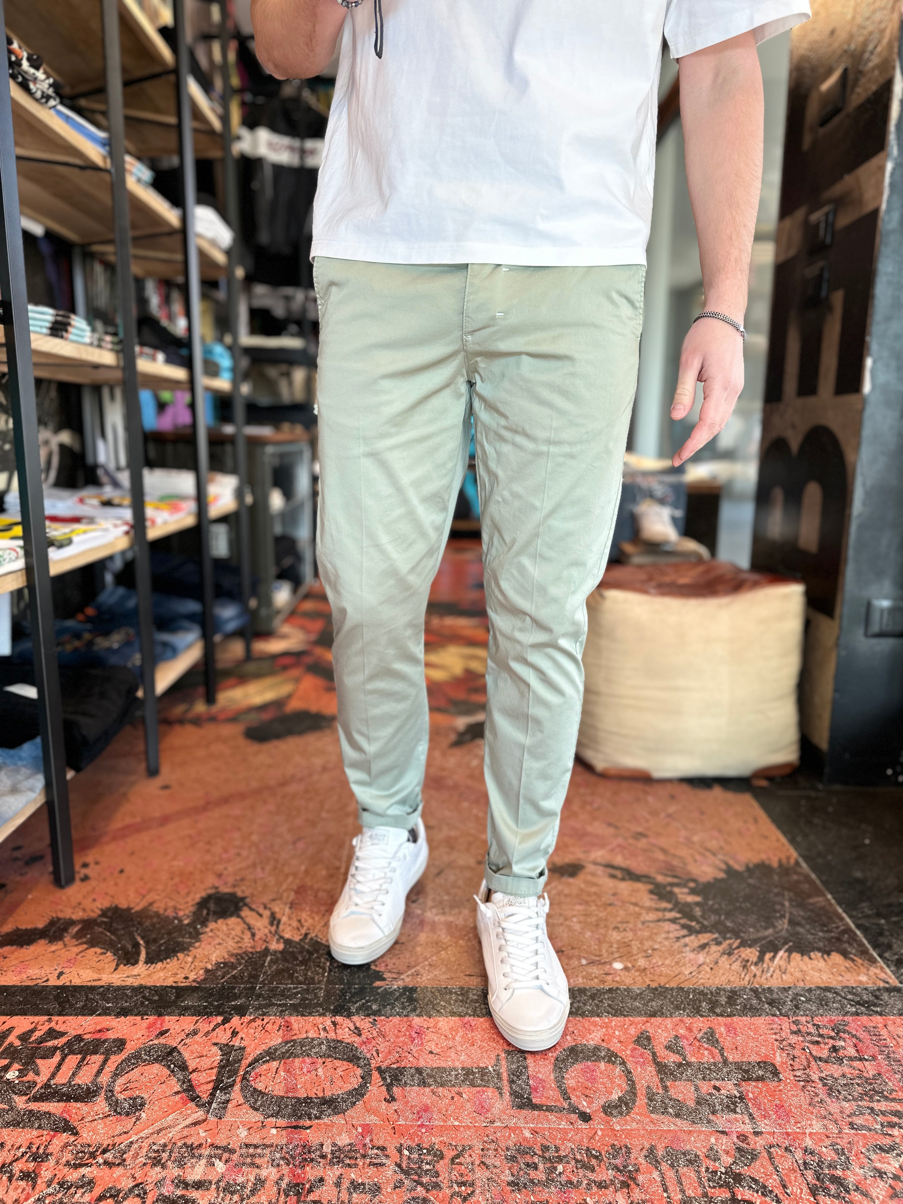 PANTALONE BERNA CHINOS RASO SALVIA