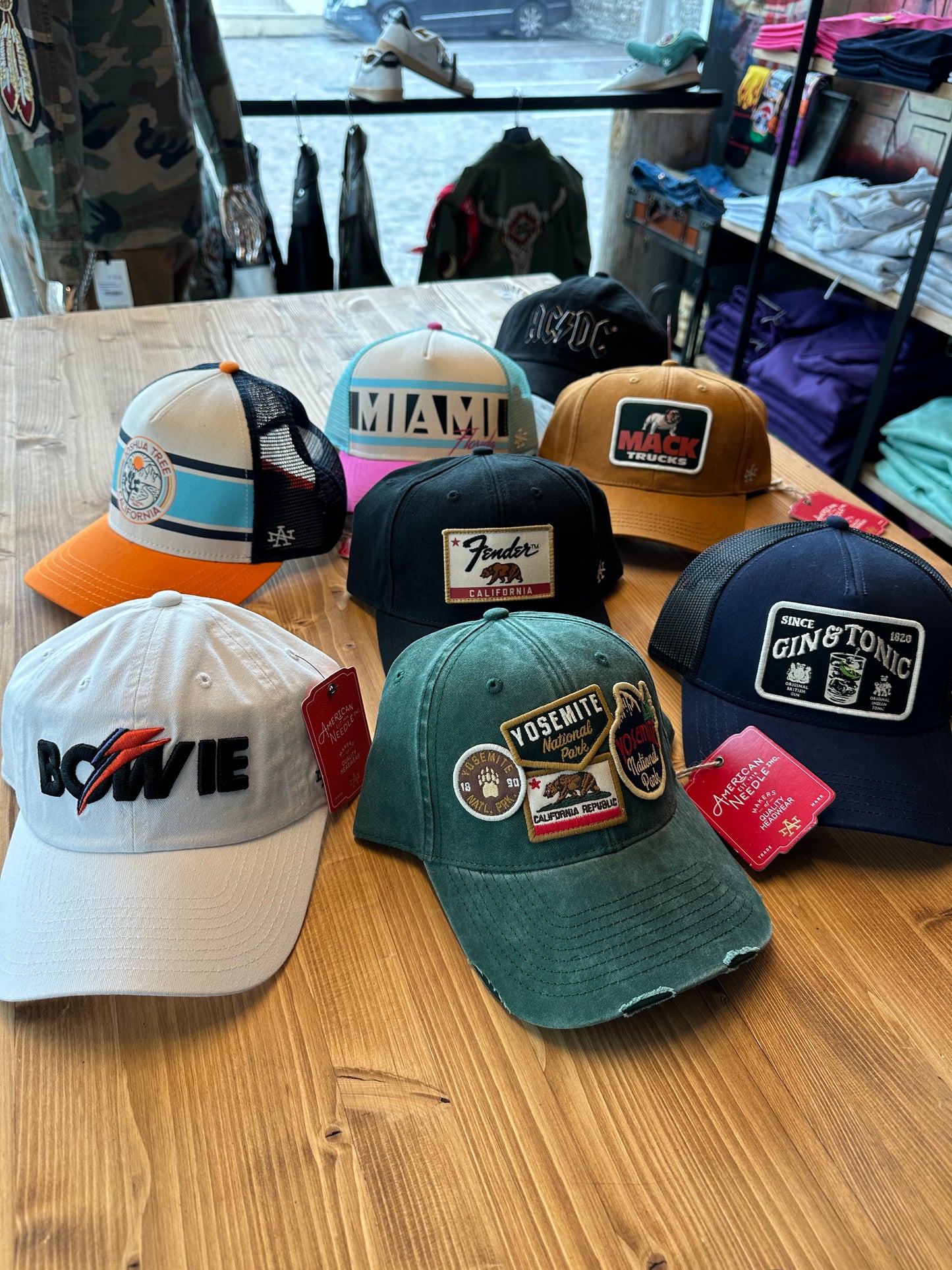 CAPPELLO TRUCKER MIAMI AMERICAN NEEEDLE